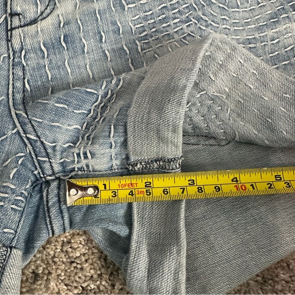 Anthropologie Pilcro Embroidered Denim Shorts 25 cuffed hem midrise 2.5 inseam - Picture 11 of 11